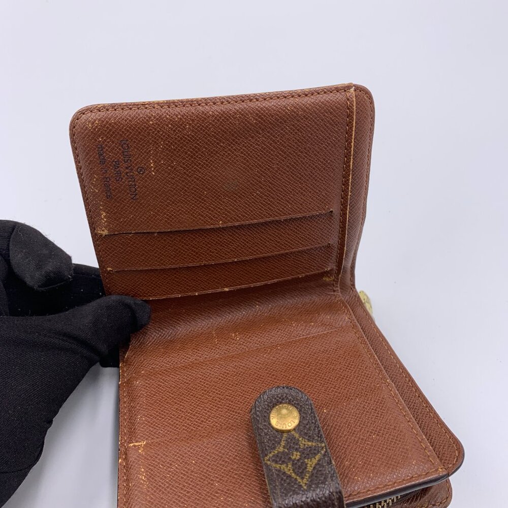Authentic LOUIS VUITTON Monogram Compact Wallet - Picture 5 of 16